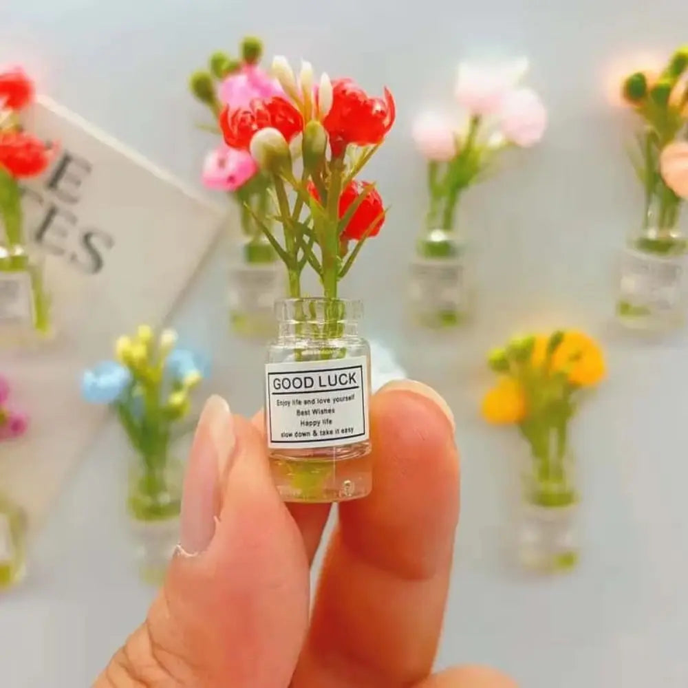 8Pcs Creative Mini Vase Magnets Handmade 3D Vase Refrigerator Magnets Decorative Luminous Small Vase Magnets Office Decoration