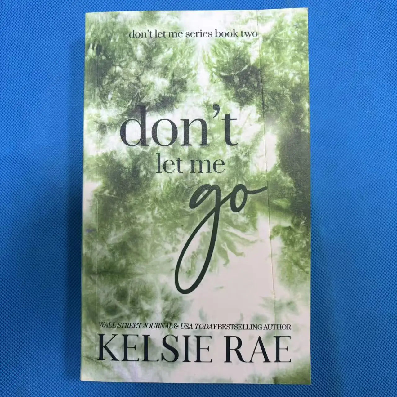 Books were greatly reduced in price, and all of them were taken away for $2, including best-selling books, celebrity books