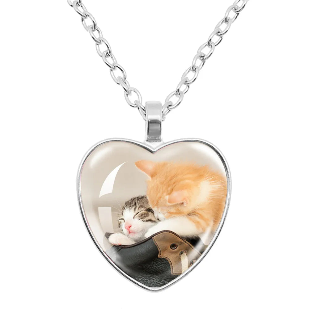 Fashion Accessories Cute Cats Patten Heart Shaped Glass Pendant Necklace Cute Animal Alloy Necklace Charms Jewelry Gifts