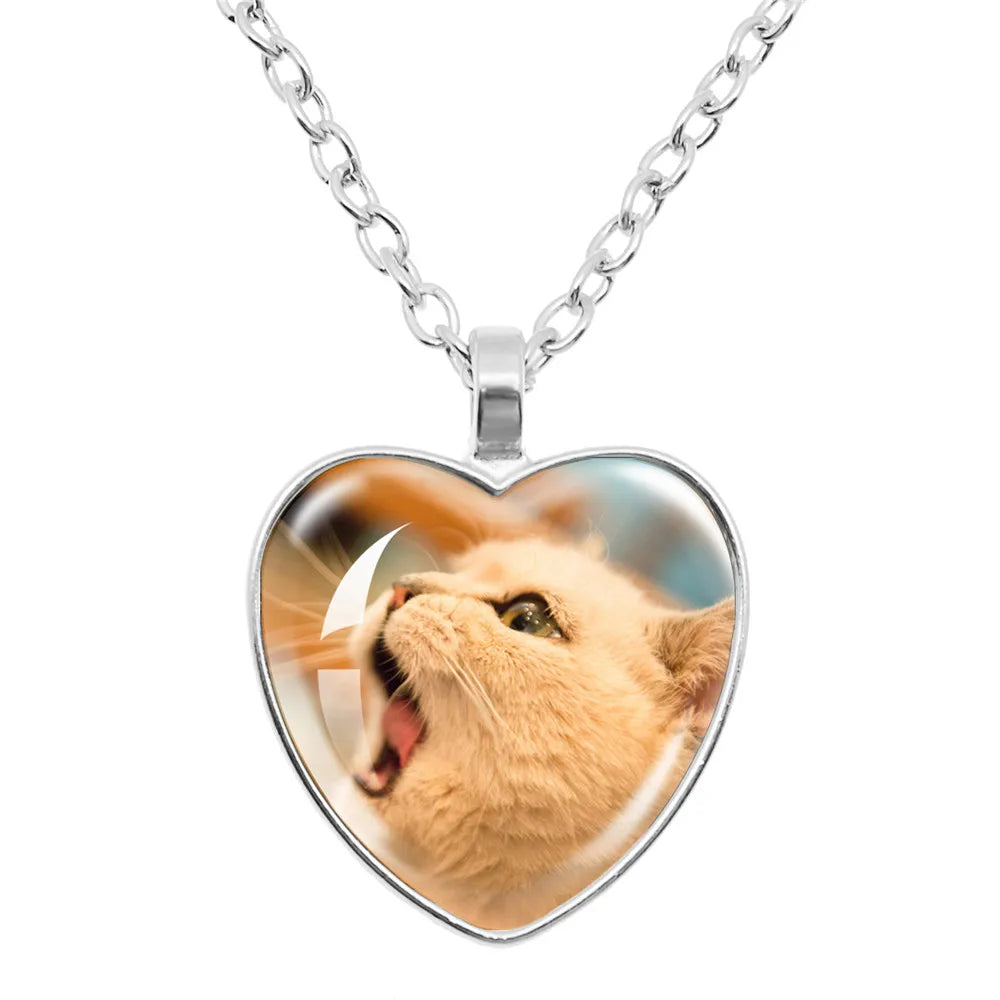 Fashion Accessories Cute Cats Patten Heart Shaped Glass Pendant Necklace Cute Animal Alloy Necklace Charms Jewelry Gifts