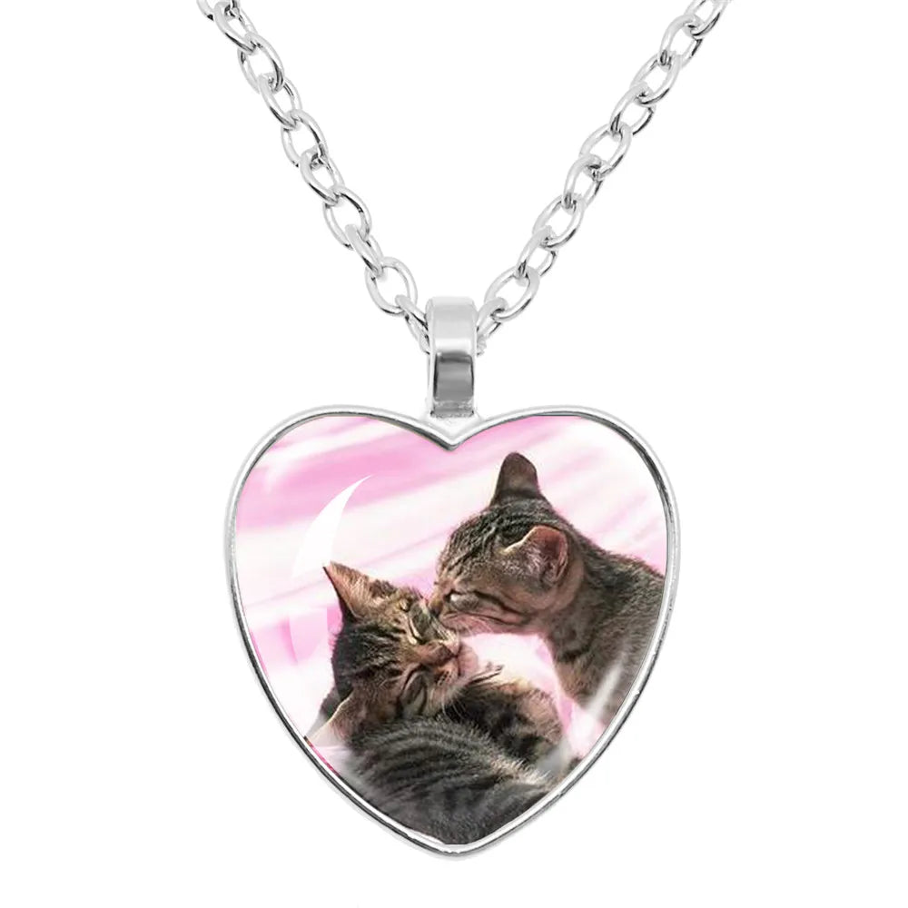 Fashion Accessories Cute Cats Patten Heart Shaped Glass Pendant Necklace Cute Animal Alloy Necklace Charms Jewelry Gifts
