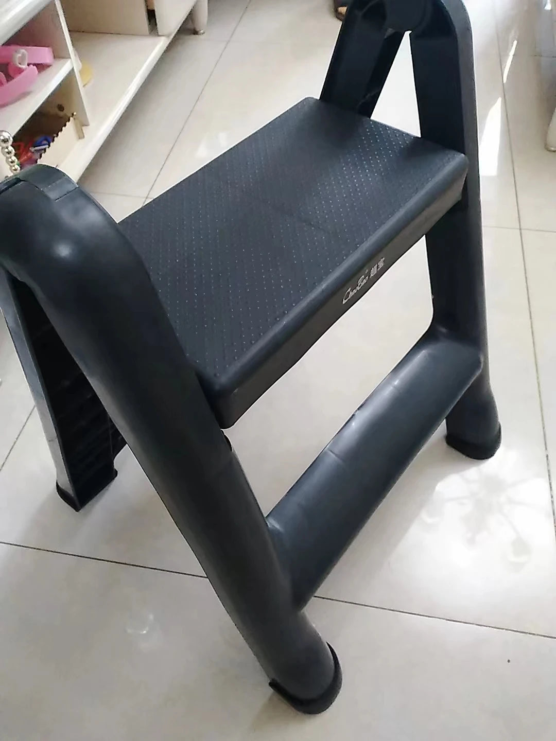 Plastic Folding Ladder,2 Step,Easy to Store for Household,Kitchen Bedroom Use,Shopping Mall,Stairs,Attic,Sturdy 200KG