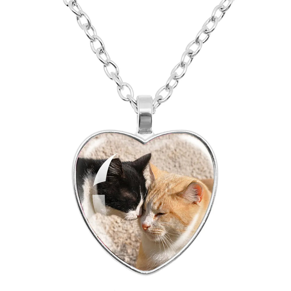 Fashion Accessories Cute Cats Patten Heart Shaped Glass Pendant Necklace Cute Animal Alloy Necklace Charms Jewelry Gifts